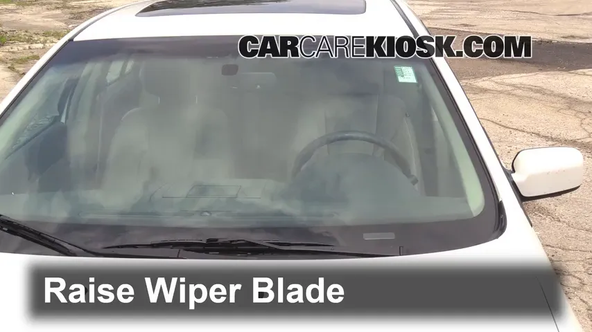 2011 Ford Fusion SEL 2.5L 4 Cyl. Windshield Wiper Blade (Front) Replace Wiper Blades